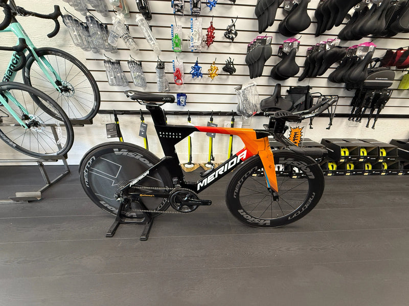 Load image into Gallery viewer, Merida Warp TT Team Bahrain McLare - Used Bicycle Espresso Bicycle Repairs{{Shop name}}
