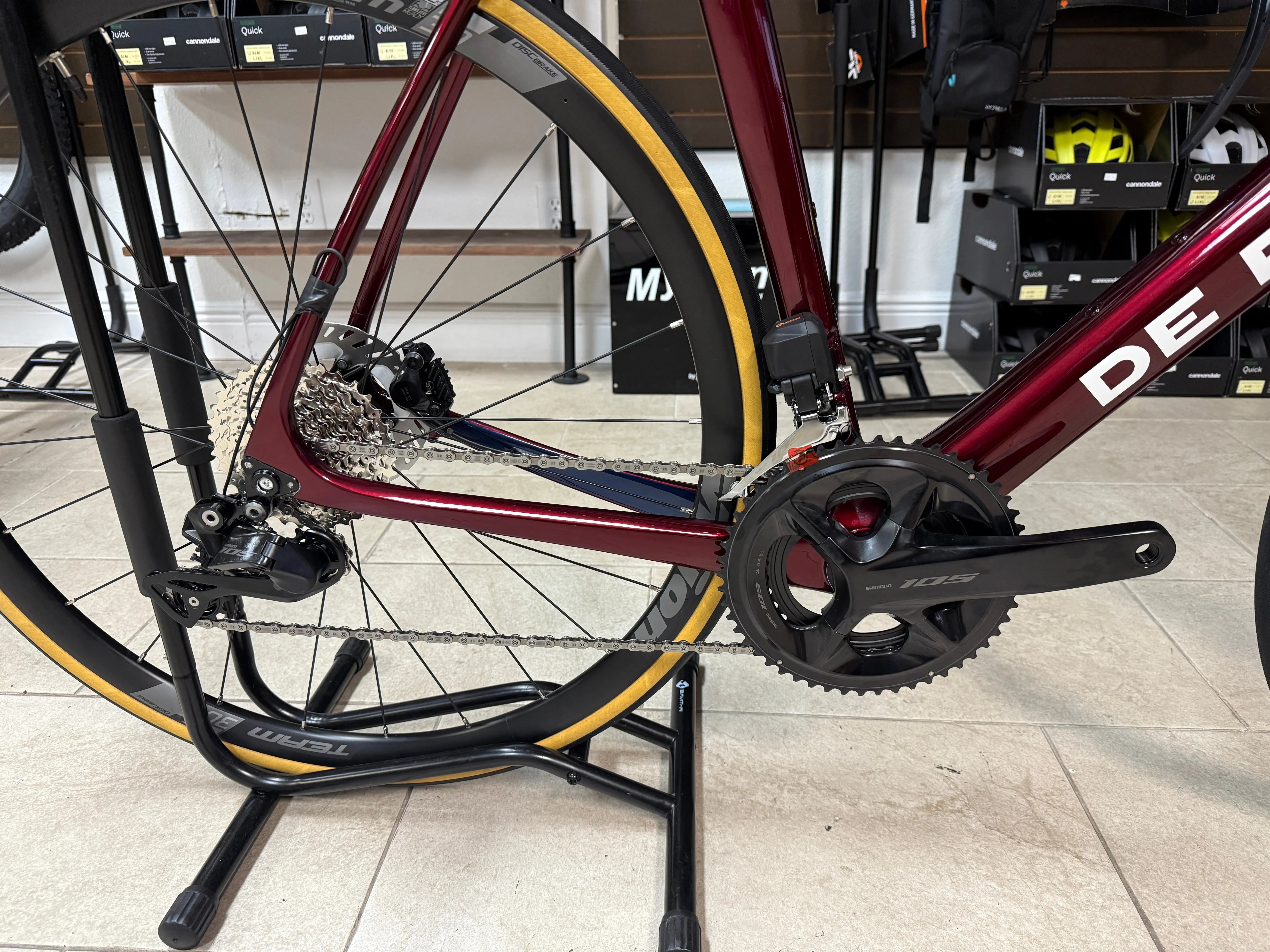 2025 De Rosa Idol 105 Di2 Disc - Espresso Bicycle Repairs